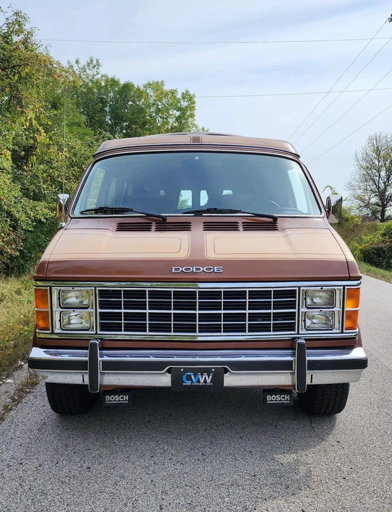1984 Dodge Ram Van - Image 12 of 31