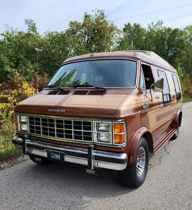 1984 Dodge Ram Van - Image 13 of 31