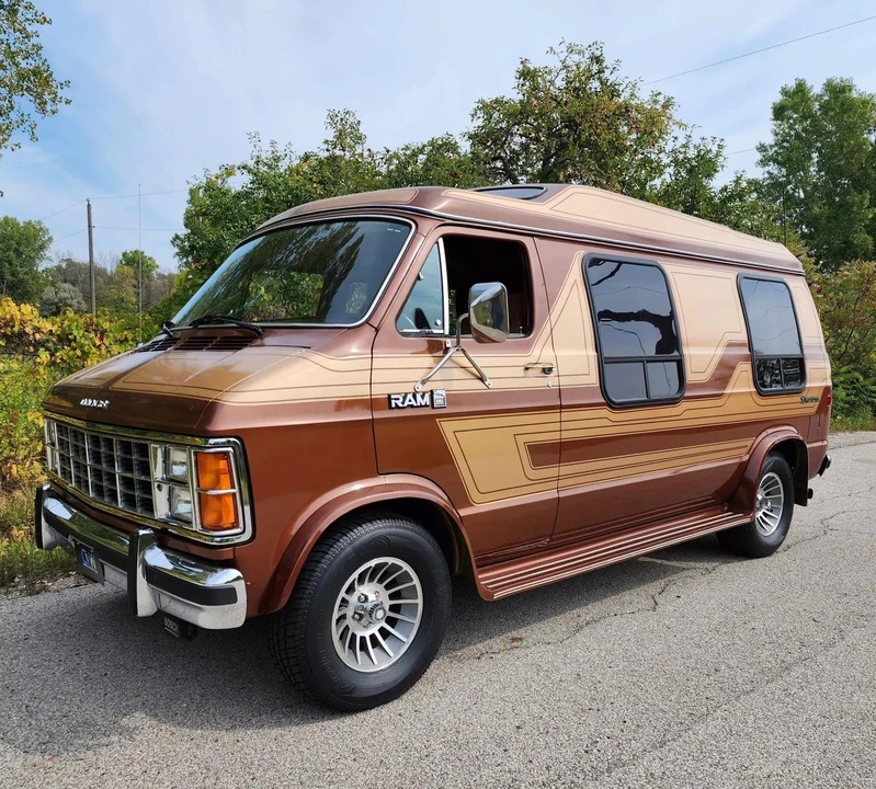 1984 Dodge Ram Van - Image 15 of 31