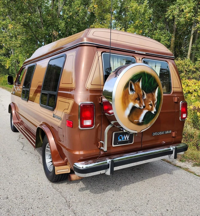 1984 Dodge Ram Van - Image 20 of 31
