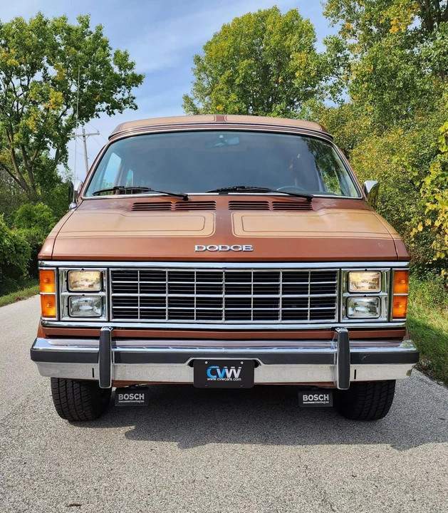 1984 Dodge Ram Van - Image 10 of 31