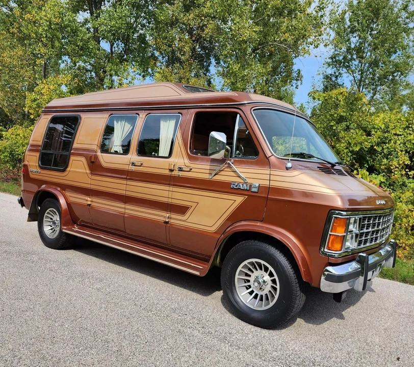 1984 Dodge Ram Van - Image 2 of 31