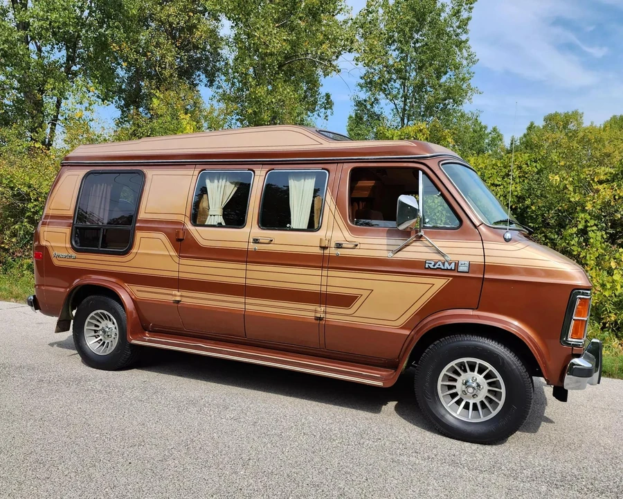 1984 Dodge Ram Van - Image 27 of 31
