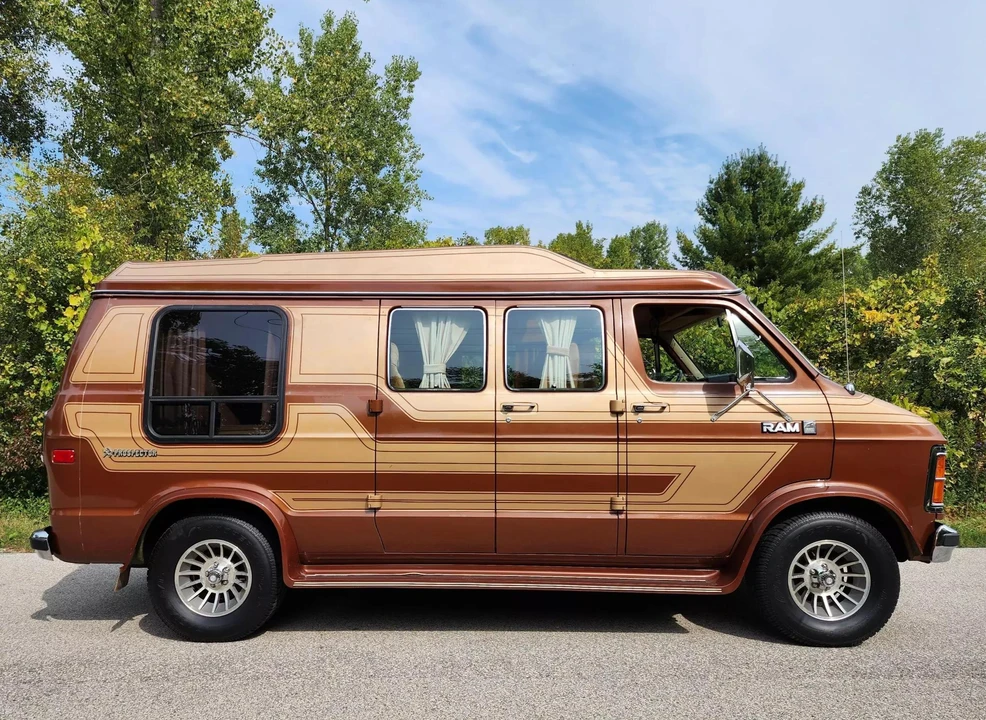 1984 Dodge Ram Van - Image 26 of 31