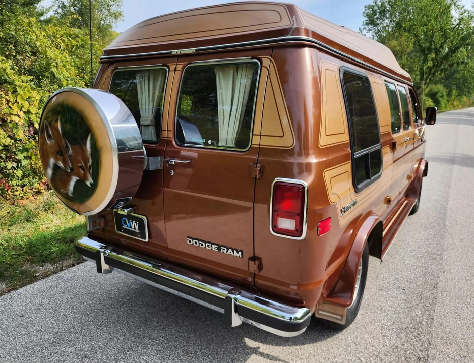 1984 Dodge Ram Van - Image 24 of 31