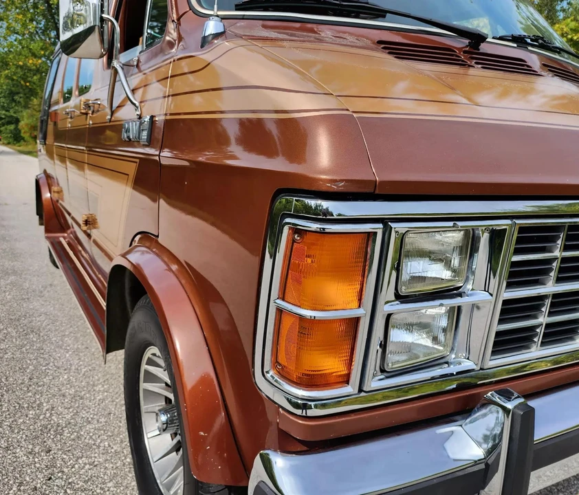 1984 Dodge Ram Van - Image 29 of 31