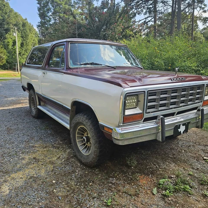 1984 Dodge Ramcharger - Image 2 of 3