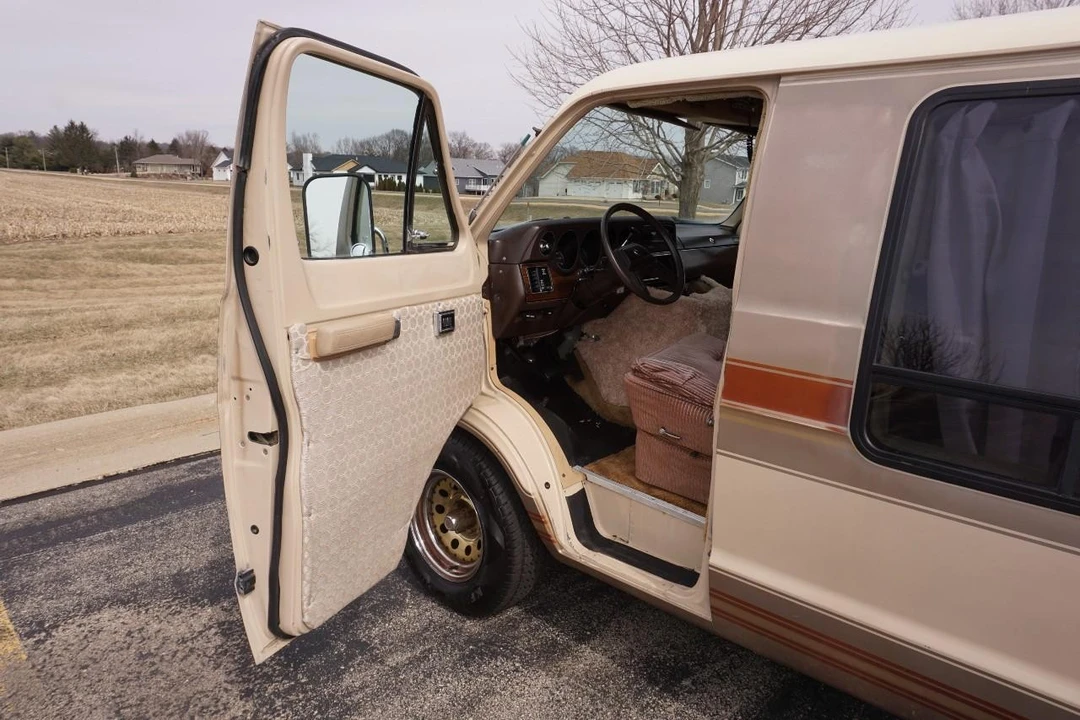 1984 Dodge Ram Van - Image 21 of 21