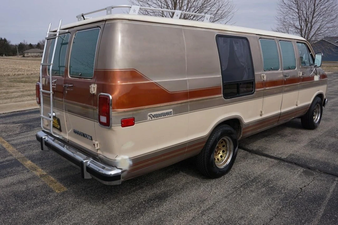 1984 Dodge Ram Van - Image 9 of 21