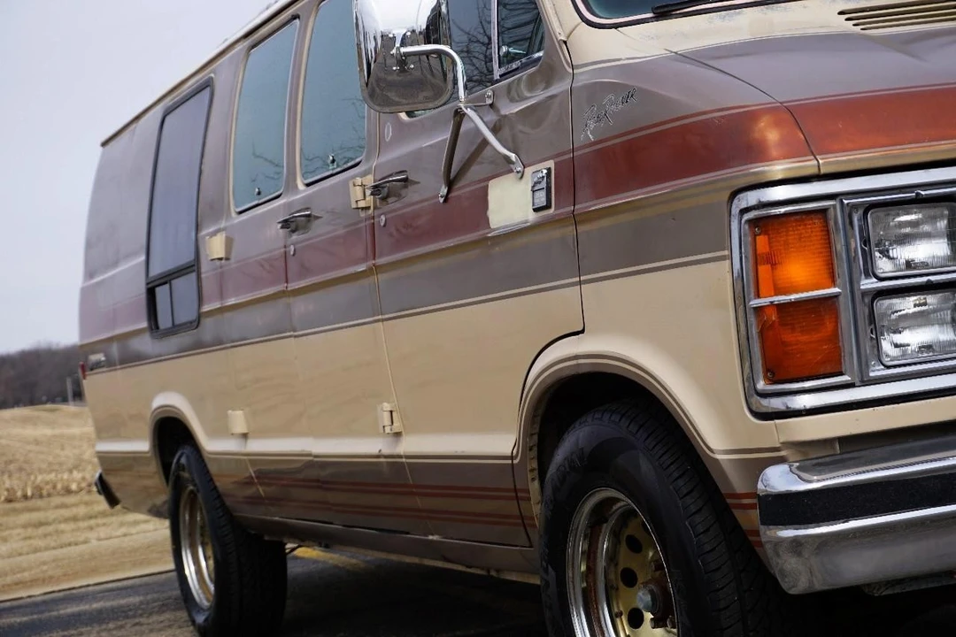 1984 Dodge Ram Van - Image 15 of 21