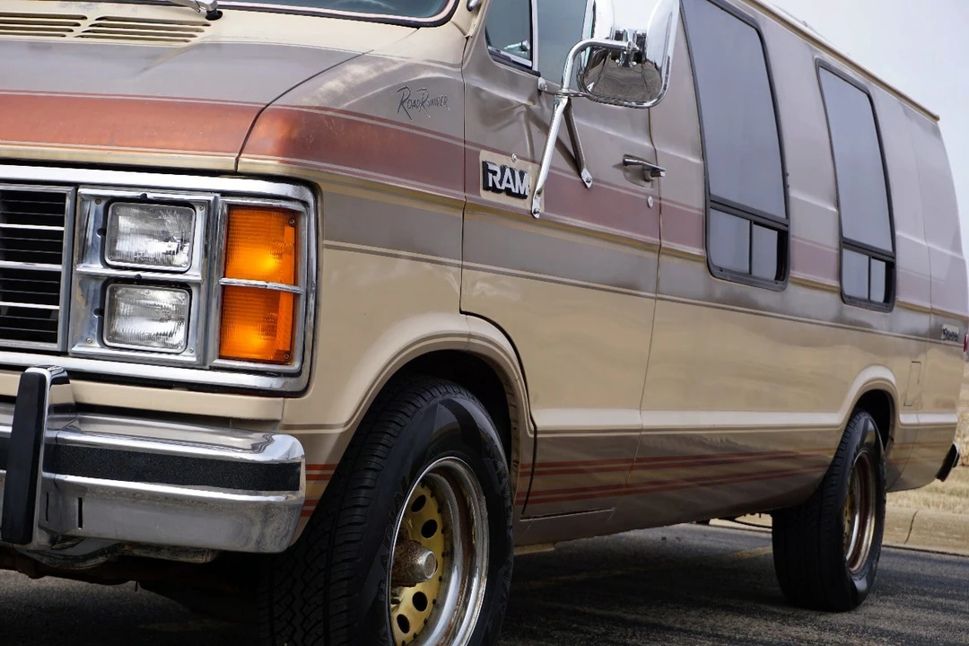 1984 Dodge Ram Van - Image 16 of 21
