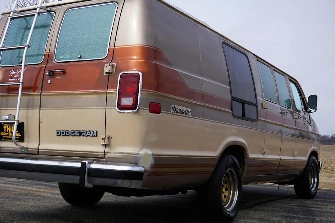 1984 Dodge Ram Van - Image 18 of 21