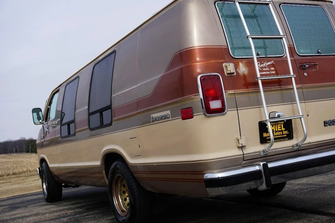 1984 Dodge Ram Van - Image 17 of 21