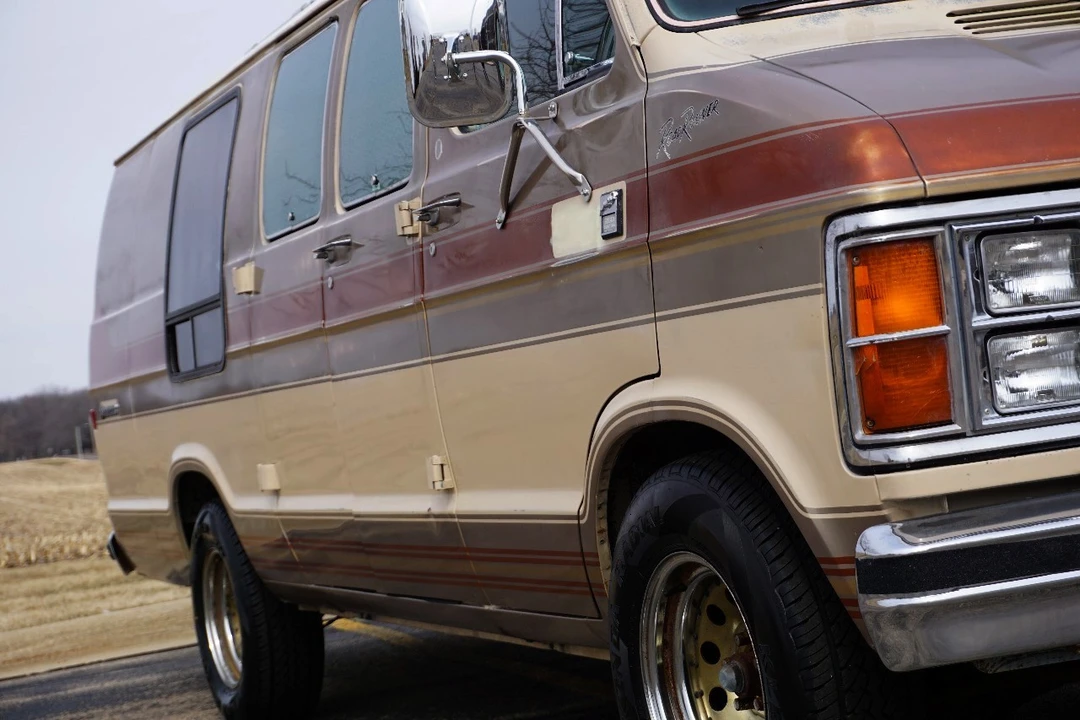 1984 Dodge Ram Van - Image 15 of 21