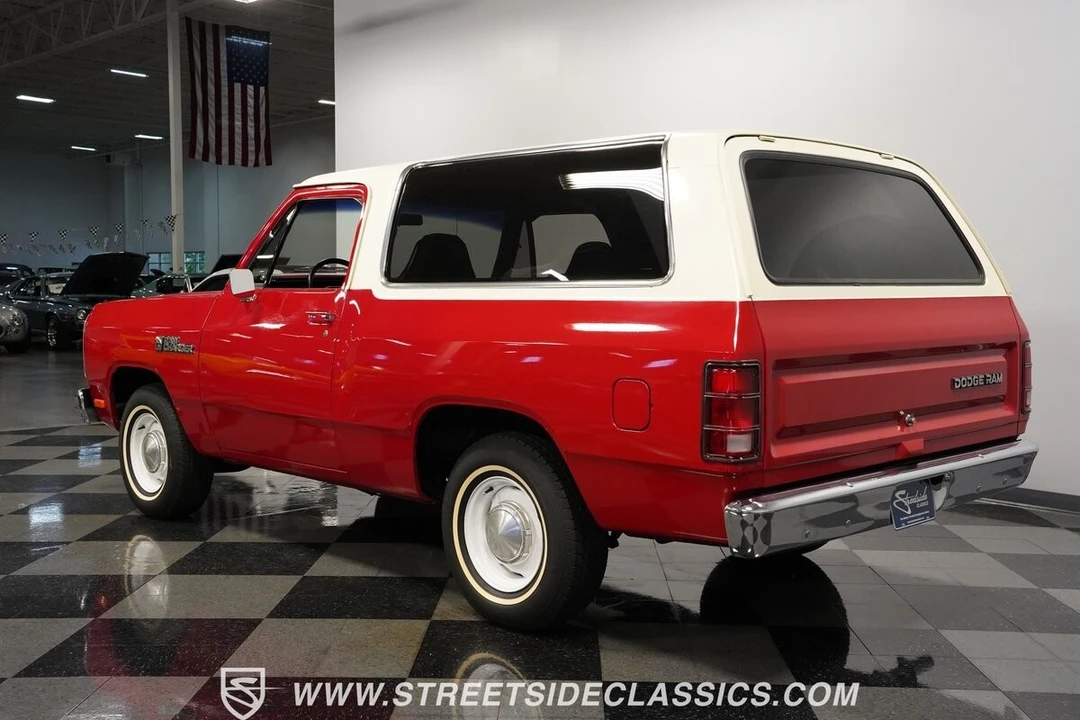 1984 Dodge Ramcharger - Image 10 of 12