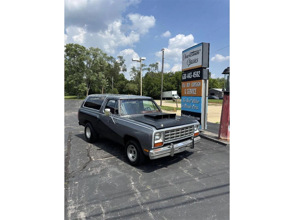 1984 Dodge Ramcharger - Image 2 of 5
