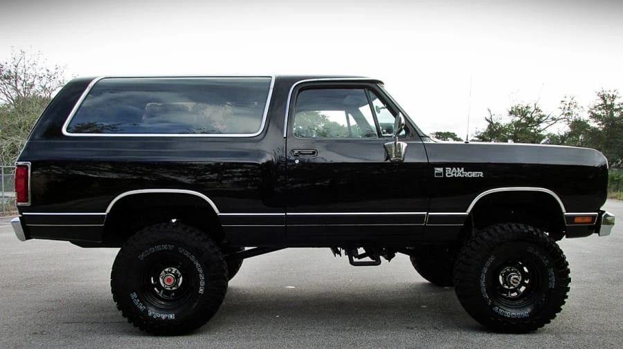 1984 Dodge Ramcharger - Image 10 of 11