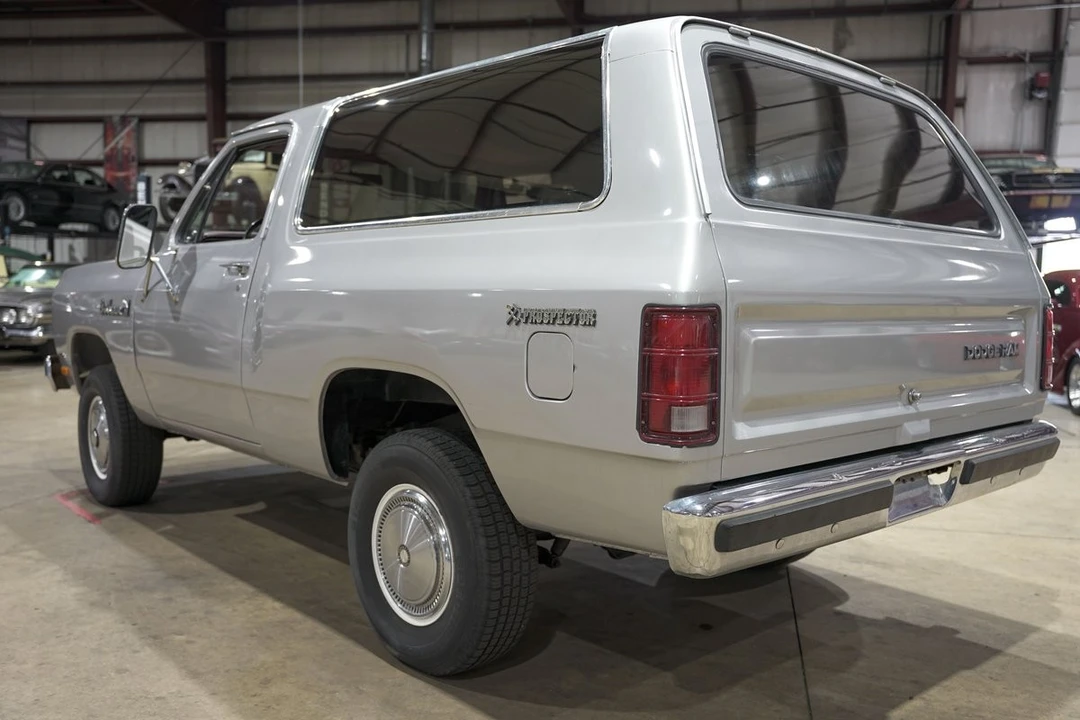 1984 Dodge Ramcharger - Image 6 of 12