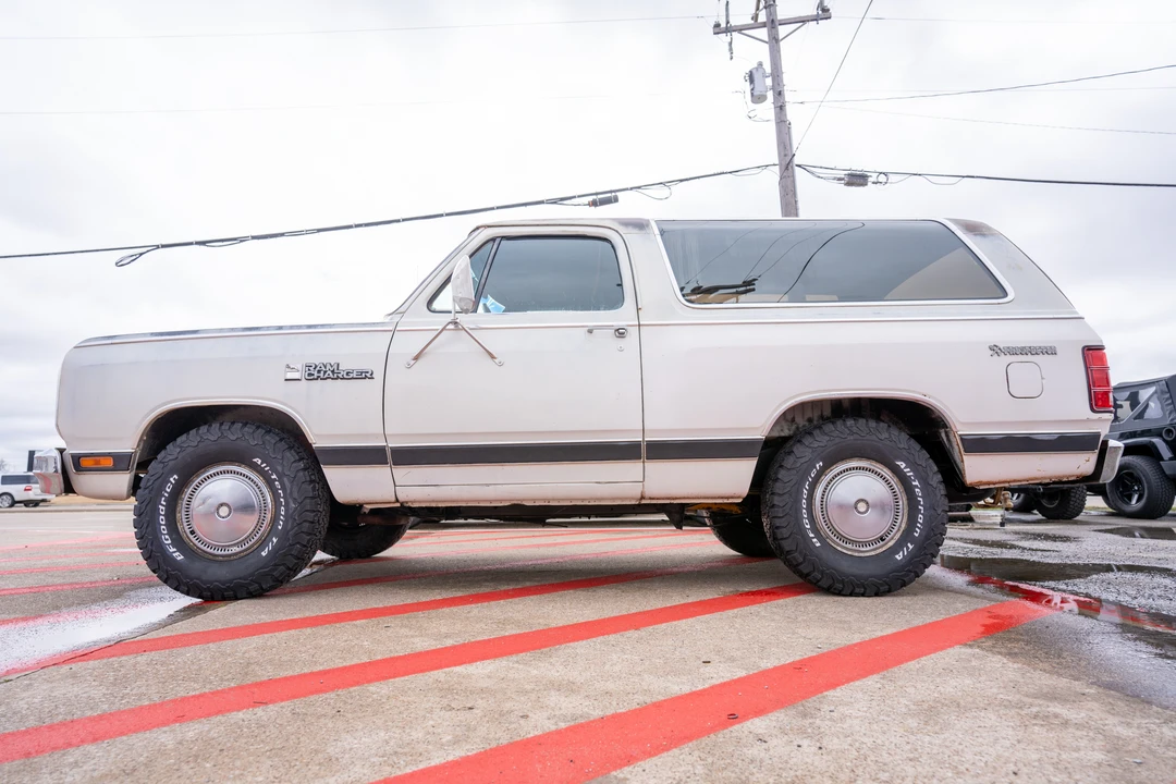 1984 Dodge Ramcharger - Image 5 of 31