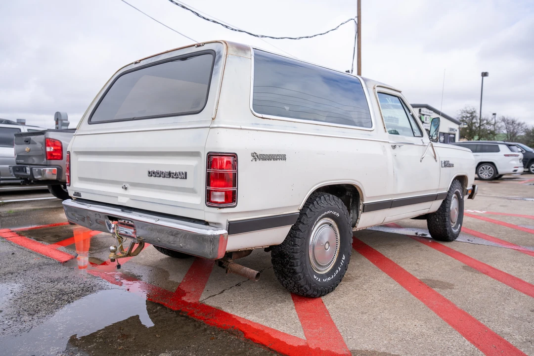 1984 Dodge Ramcharger - Image 15 of 31