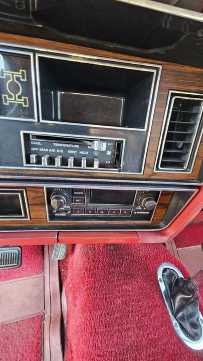 1984 Dodge Ramcharger - Image 8 of 12