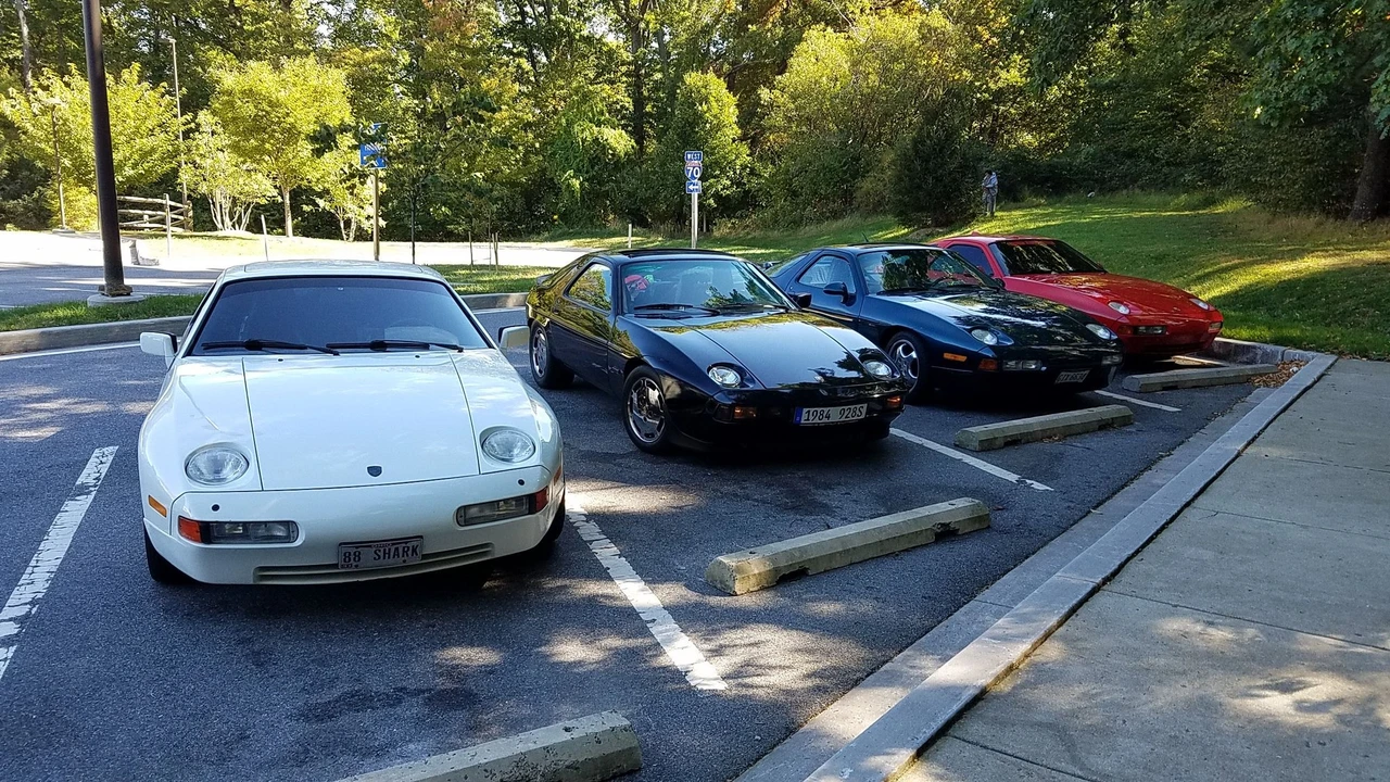 1984 Porsche 928 S - Image 17 of 31
