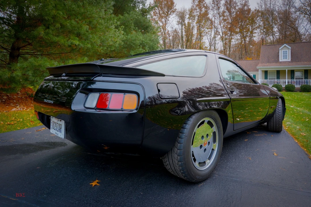 1984 Porsche 928 S - Image 8 of 31