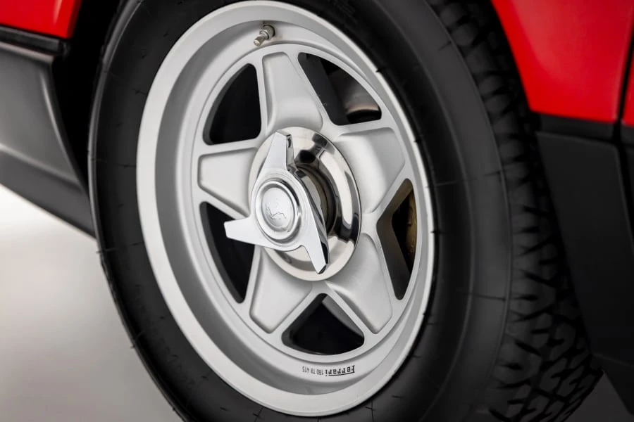 1984 Ferrari 512 BBi - Image 27 of 31