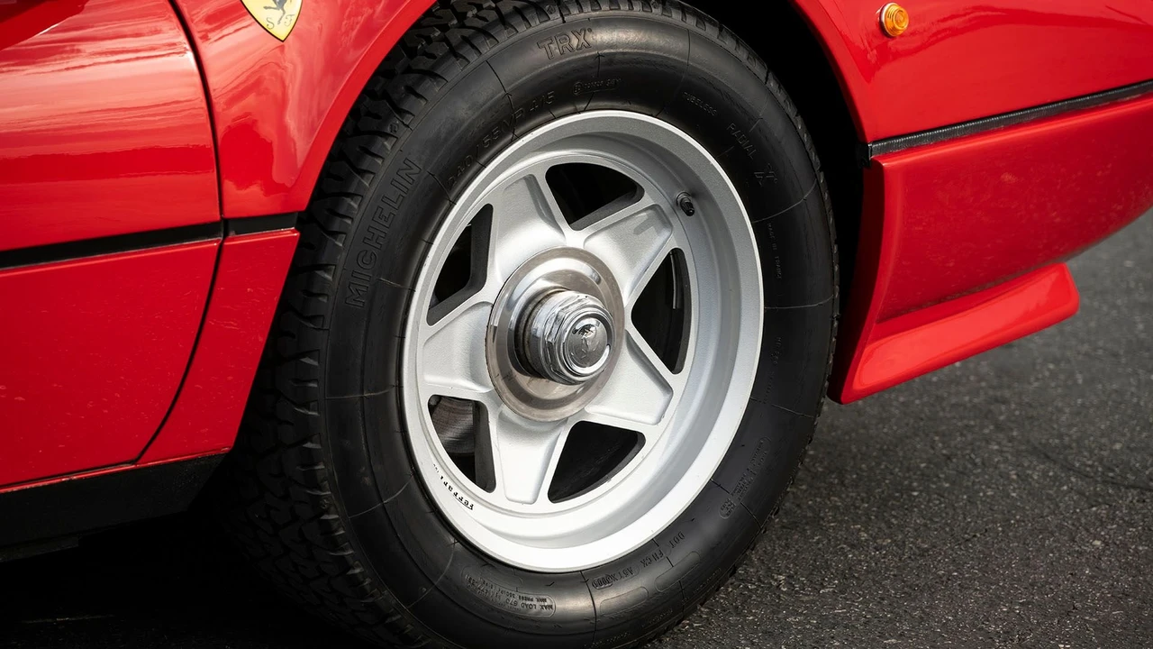 1984 Ferrari 512 BBi - Image 29 of 31