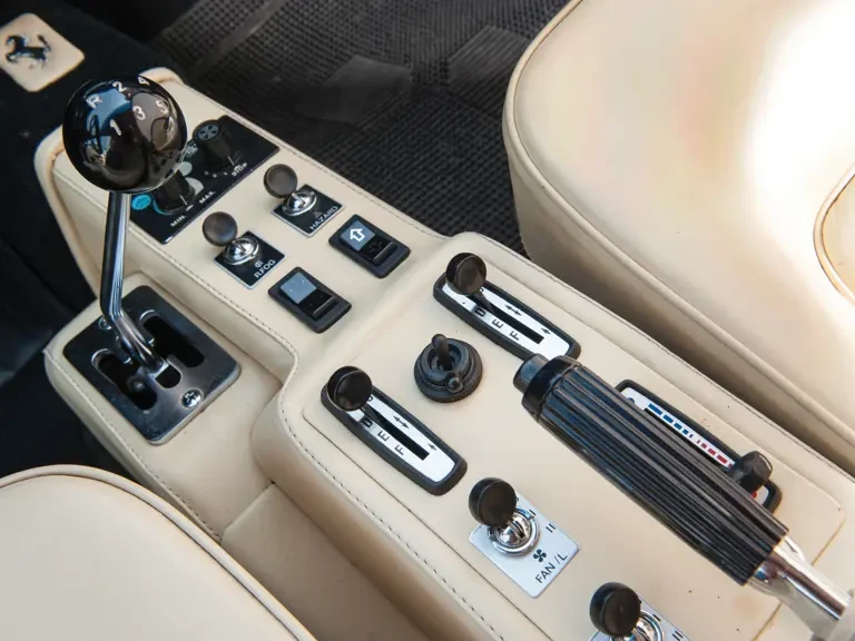 1984 Ferrari 512 BBi - Image 15 of 31