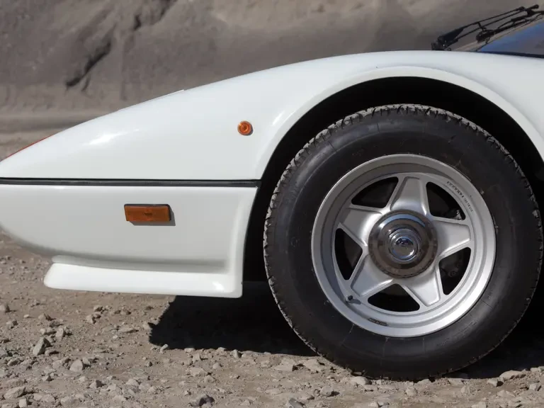 1984 Ferrari 512 BBi - Image 13 of 18