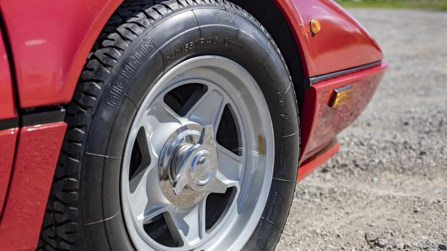 1984 Ferrari 512 BBi - Image 15 of 18