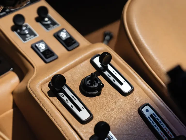 1984 Ferrari 512 BBi - Image 21 of 31