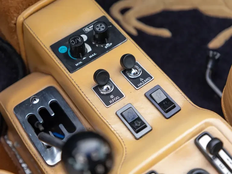 1984 Ferrari 512 BBi - Image 21 of 31