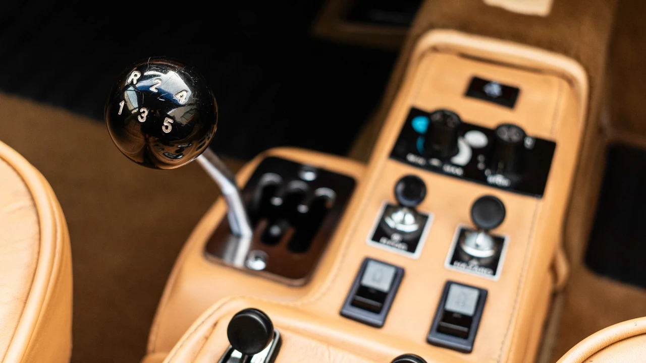1984 Ferrari 512 BBi - Image 26 of 31