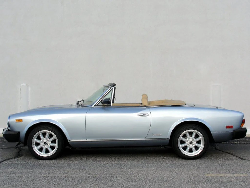 1984 Fiat 124 Sport Spider - Image 2 of 22