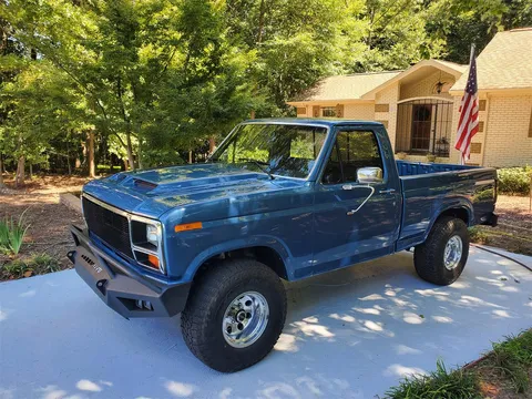 1984 Ford F150 Custom Bullnose Truck