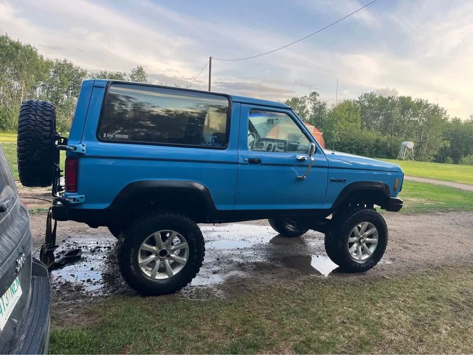 1984 Ford Bronco 3rd Gen - Image 2 of 8