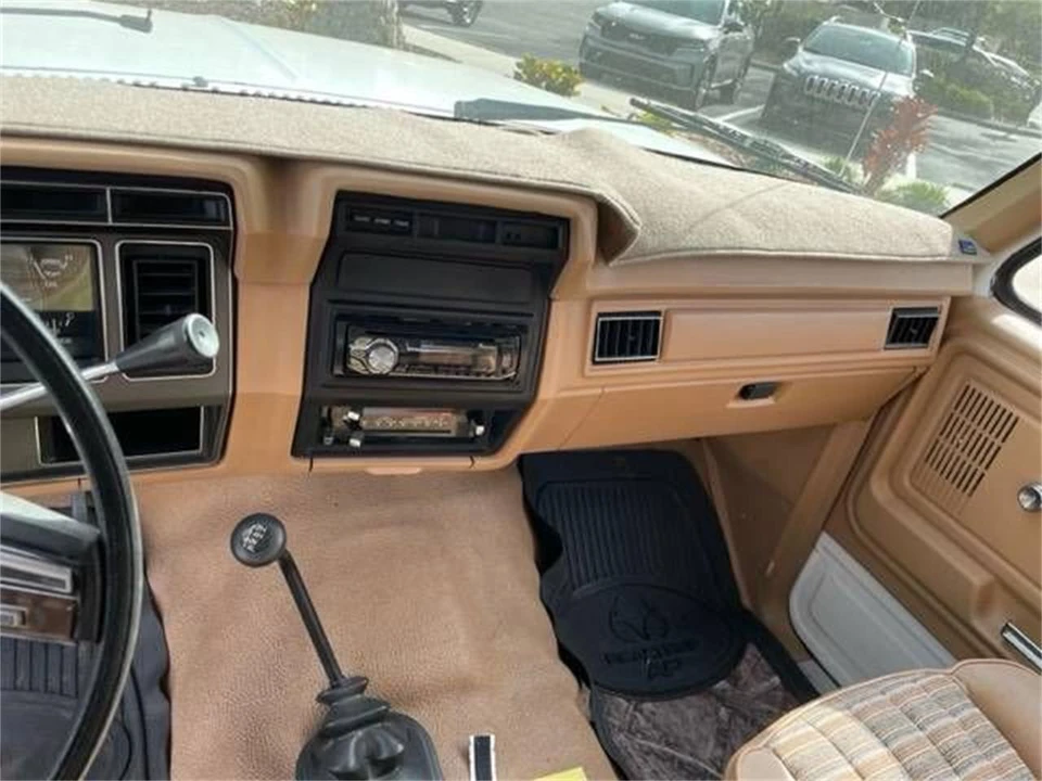 1984 Ford Bronco 3rd Gen - Image 6 of 9