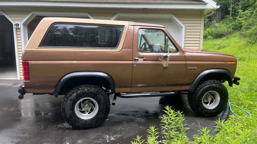 1984 Ford Bronco 3rd Gen - Image 2 of 14
