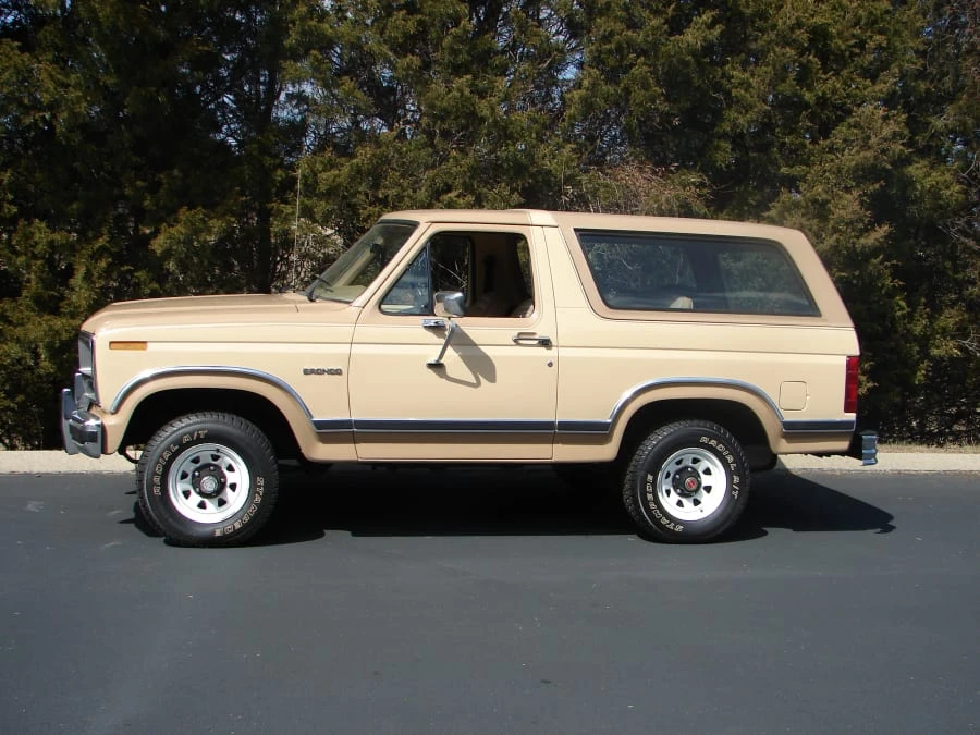 1984 Ford Bronco 3rd Gen - Image 2 of 5