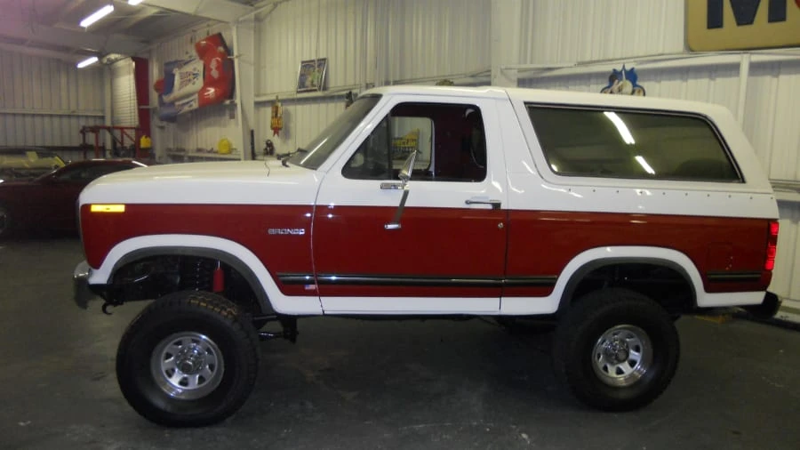 1984 Ford Bronco 3rd Gen - Image 2 of 6