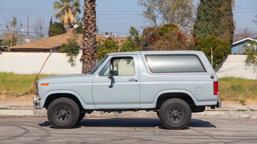1984 Ford Bronco 3rd Gen - Image 2 of 12