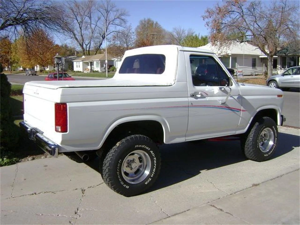1984 Ford Bronco 3rd Gen - Image 3 of 9