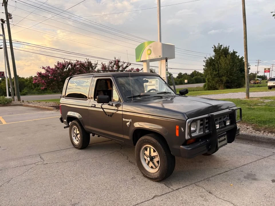 1984 Ford Bronco II - Image 2 of 8