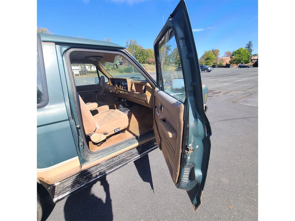 1984 Ford Bronco II - Image 16 of 26