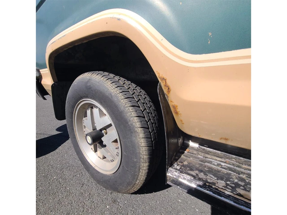 1984 Ford Bronco II - Image 21 of 26