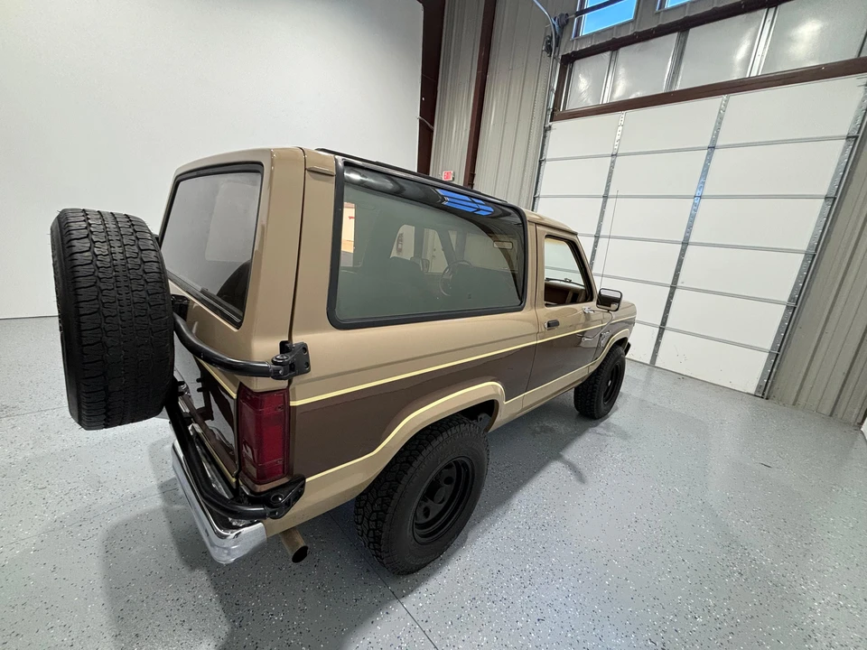 1984 Ford Bronco II - Image 16 of 31