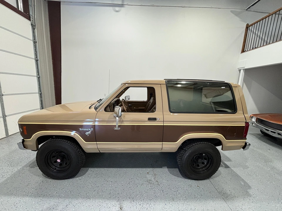 1984 Ford Bronco II - Image 7 of 31