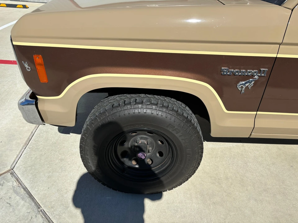 1984 Ford Bronco II - Image 22 of 31